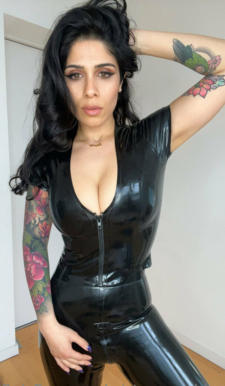 Mistresssophiasahara