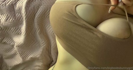 Bigboobsbunnygirl