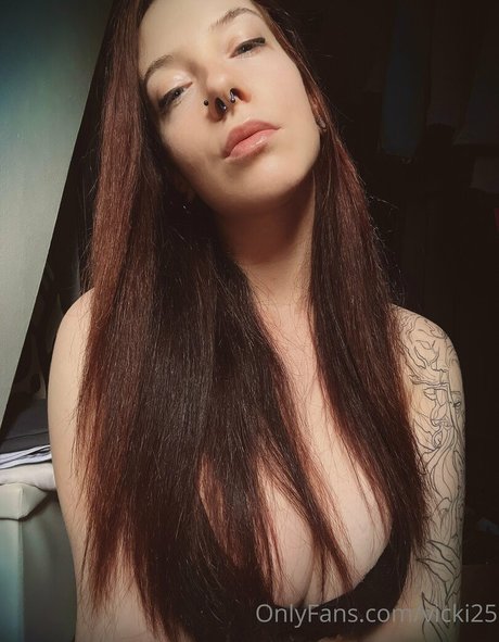 Vicki25