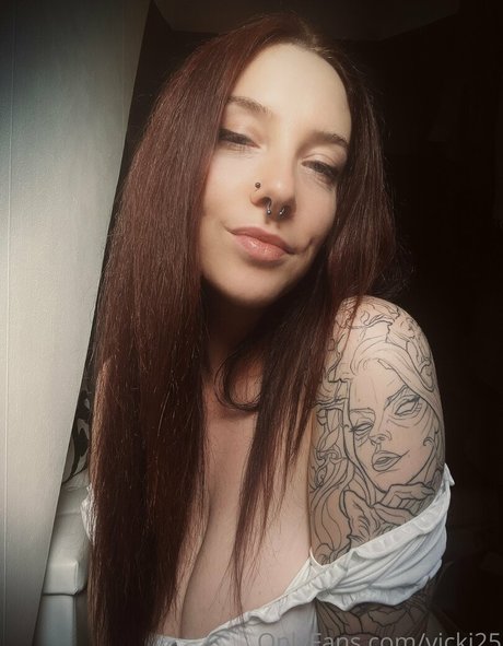 Vicki25