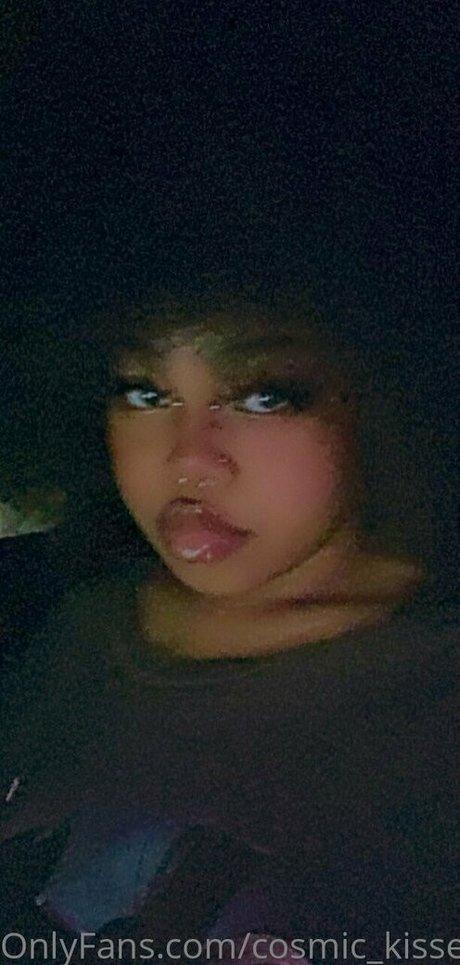 Cosmickisses20