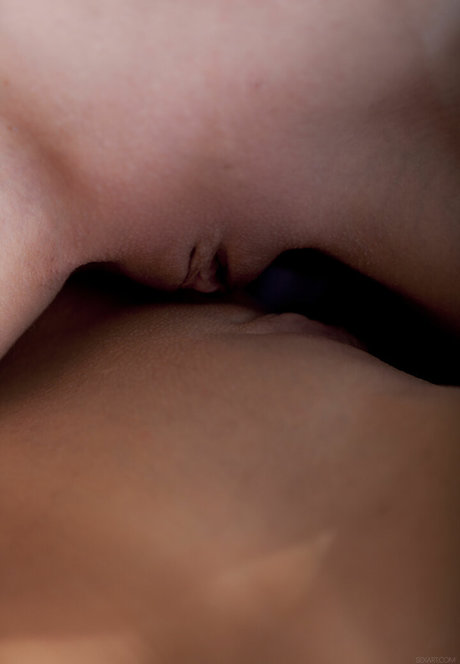 Flora Fit Hegre Model