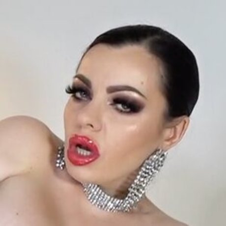 Anouschkafemmefatale