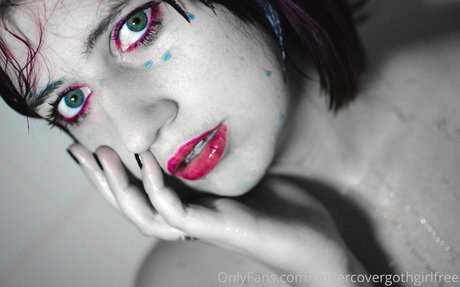 Undercovergothgirlfree