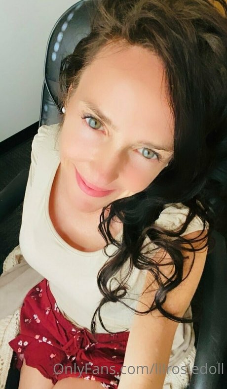 Lilrosiedoll