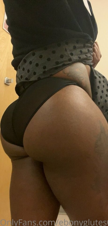 Ebonyglutes01