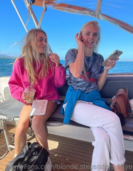 Blondestepsisters18yo