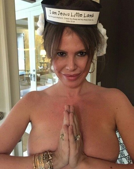 Nikki Cox
