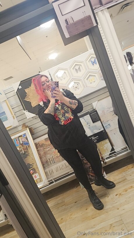 Bigtiddygothmommyuwu