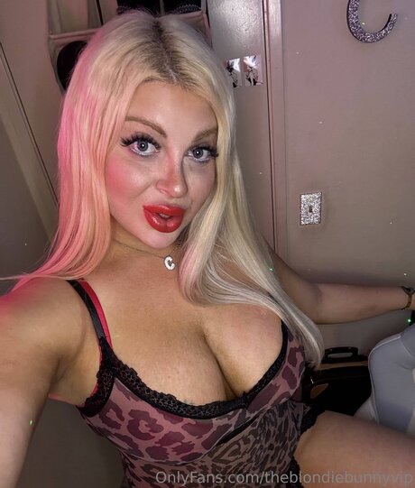 Theblondiebunnyx
