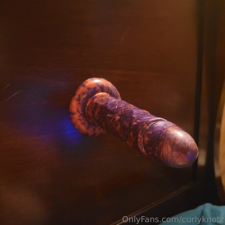 Curlyknotz