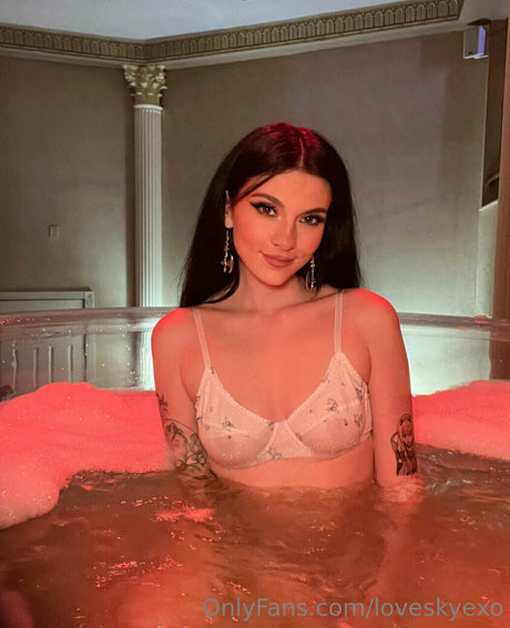 Loveskyexo
