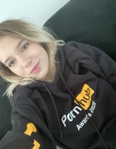 Samanthaflairofficial