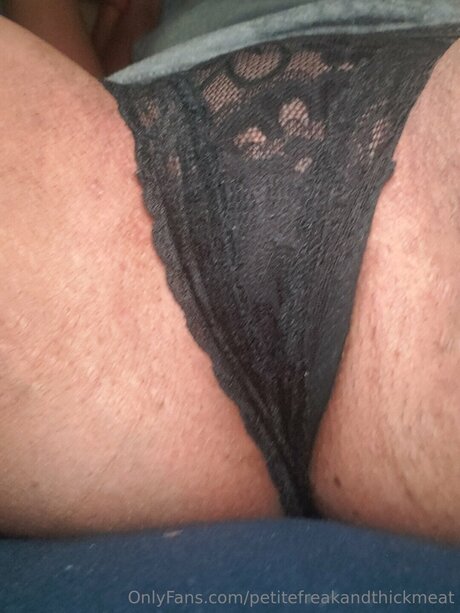 Petitefreakandthickmeat