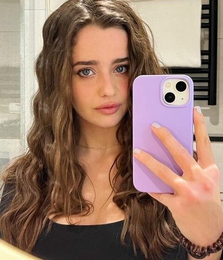 Holly Earl