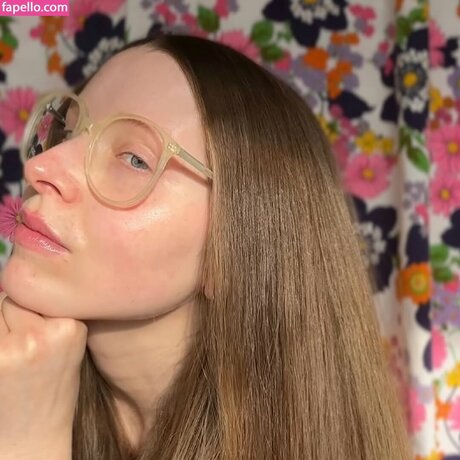 Jessie Cave