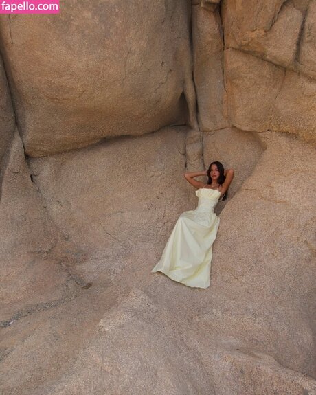 Alexandra Saint Mleux