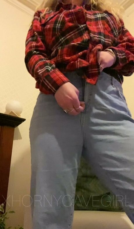 Hornycavegirl