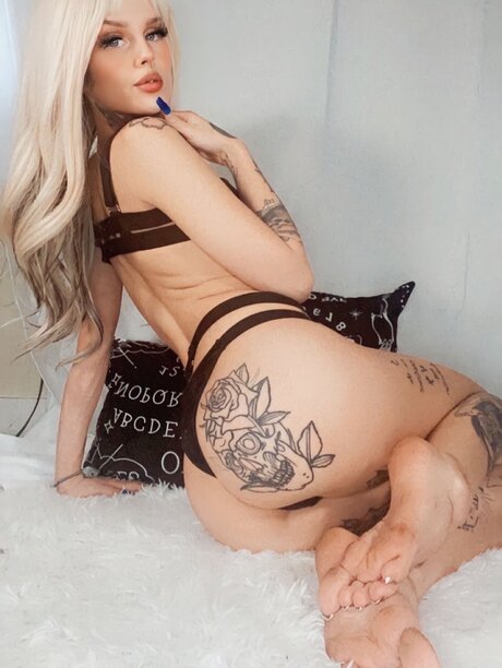 Your Fav Online Girlfriend 