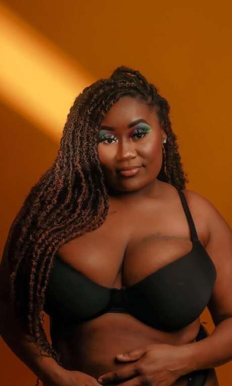 Lovelylatrice
