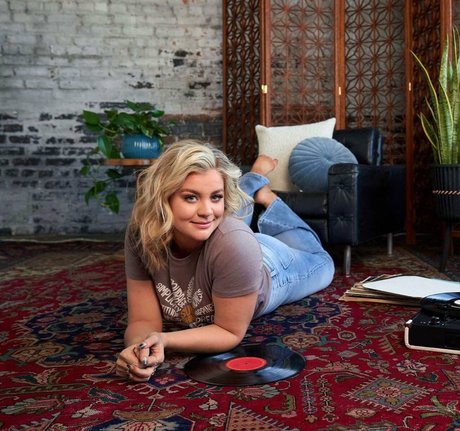Lauren Alaina