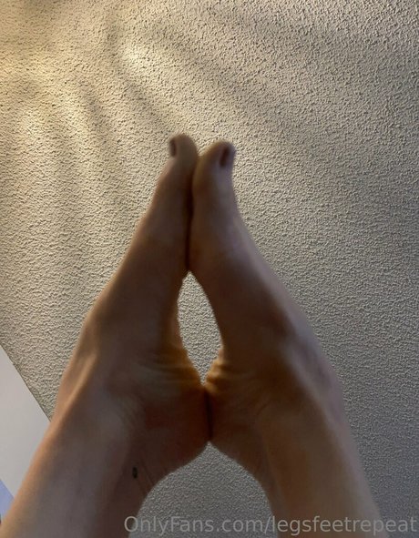Legsfeetrepeat