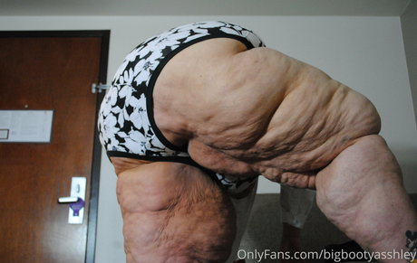 Bigbootyasshley