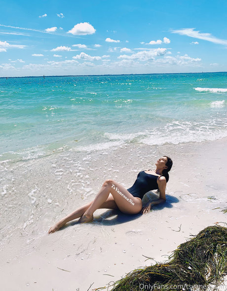Ts Vanessa9in  nude leaked OnlyFans photo