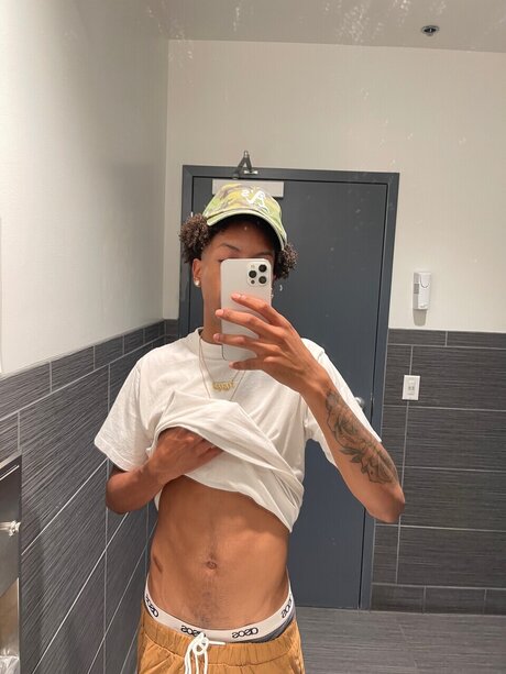 Yunggkng  nude leaked OnlyFans photo