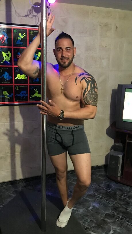 Yusiel Mederos  nude leaked OnlyFans photo