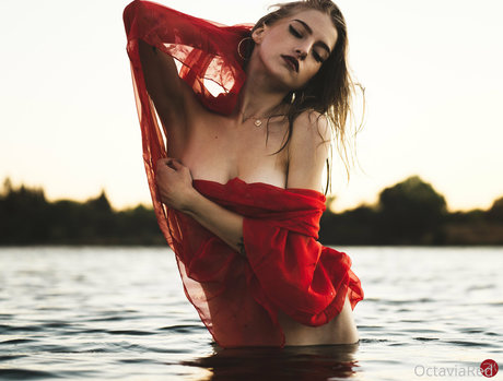 Octavia Red