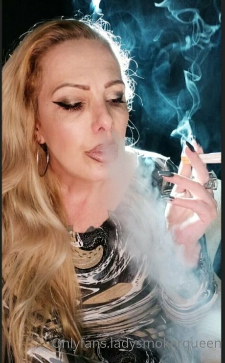 Ladysmokerqueen