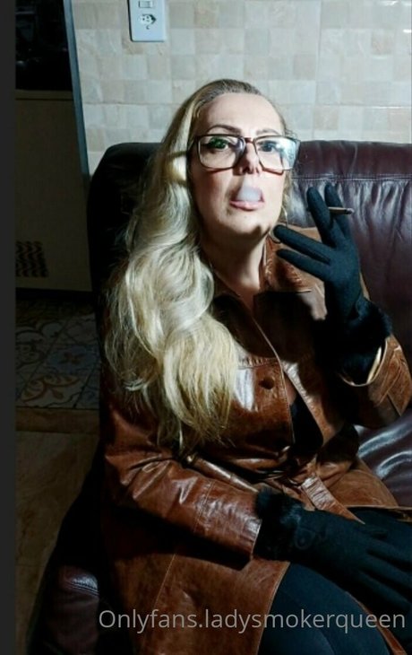 Ladysmokerqueen
