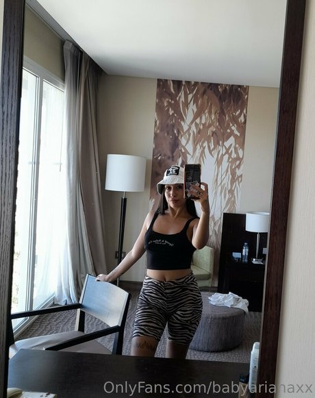 Babyarianaxx