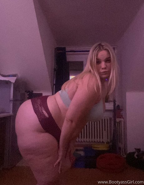Bootyassgirl