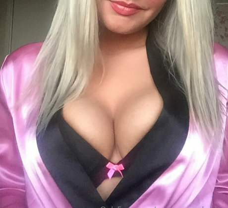 Curvaceousbarbie
