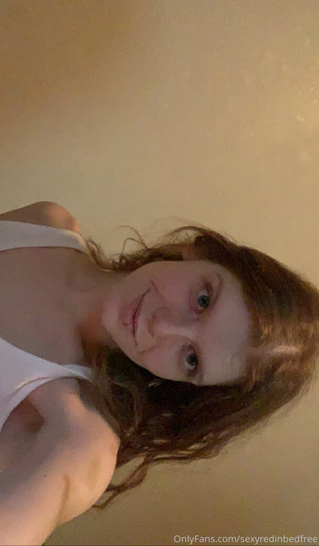 Sexyredinbedfree