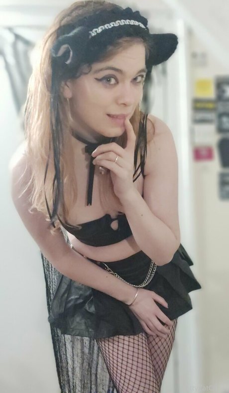 Naughtylittlekitten93