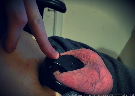 Corruptedsissybimbodoll