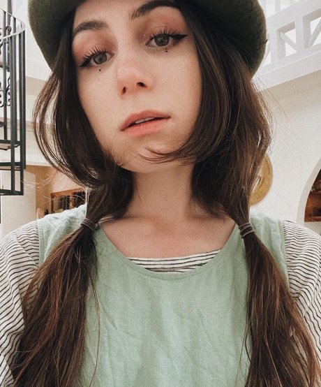 Dodie Clark