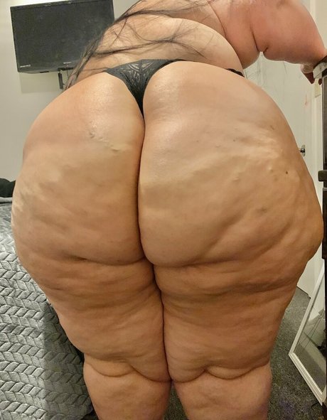 Bigbootydee89