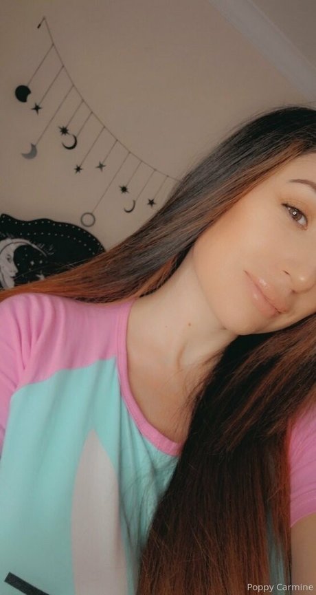 Poppycarminexxx