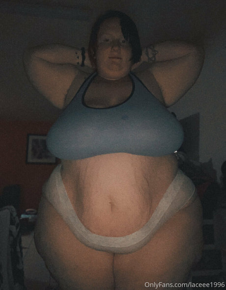 Laceee1996