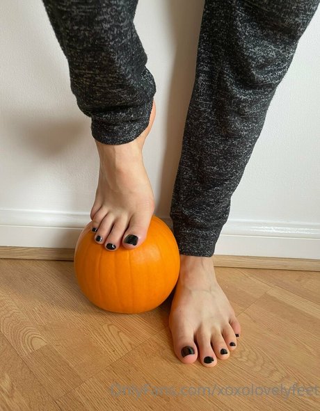 Xoxolovelyfeet