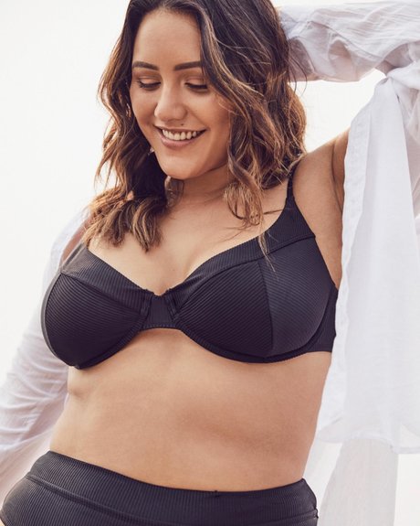 Yasmine Minovski  nude leaked OnlyFans photo