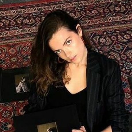 Elektra  Miranda Kilbey