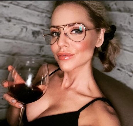 Stephanie Waring