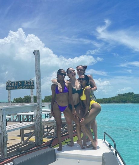 Joanna Jojo Levesque