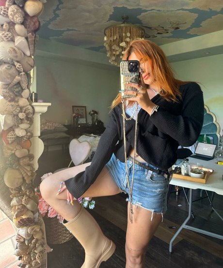 Bella Thorne