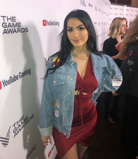 Sssniperwolf